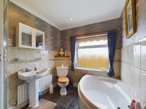 Family Bathroom- click for photo gallery